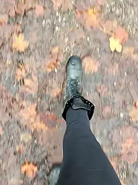 Snapshot of beauty-of-pain chatting on 11/25/25, 09:53 beauty-of-pain online show from 11/25/25, 09:53