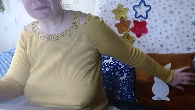 Snapshot of QueenLana chatting on 12/23/25, 07:28 QueenLana online show from 12/23/25, 07:28