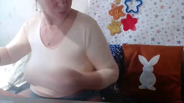Snapshot of QueenLana chatting on 01/06/26, 08:51 QueenLana online show from 01/06/26, 08:51