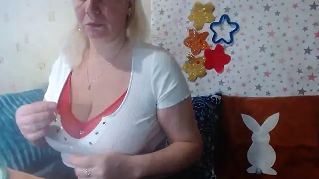 Snapshot of QueenLana chatting on 01/07/26, 09:34 QueenLana online show from 01/07/26, 09:34
