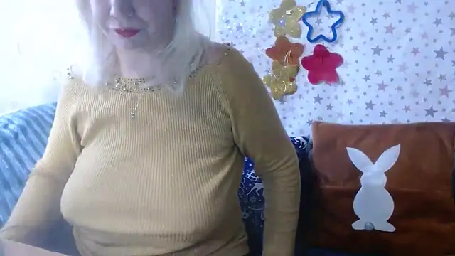 Snapshot of QueenLana chatting on 01/14/26, 11:49 QueenLana online show from 01/14/26, 11:49