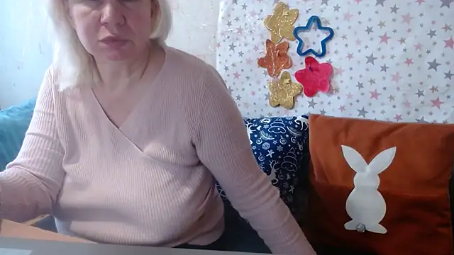 Snapshot of QueenLana chatting on 02/02/26, 06:34 QueenLana online show from 02/02/26, 06:34