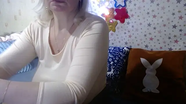 Snapshot of QueenLana chatting on 02/20/26, 07:03 QueenLana online show from 02/20/26, 07:03