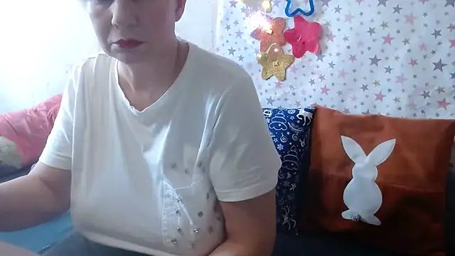 Snapshot of QueenLana chatting on 02/25/26, 11:42 QueenLana online show from 02/25/26, 11:42