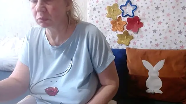 Snapshot of QueenLana chatting on 06/07/26, 08:40 QueenLana online show from 06/07/26, 08:40