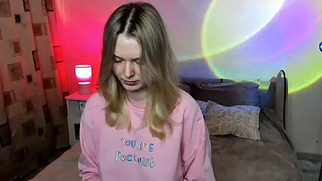 Snapshot of Vivian_Davis chatting on 11/28/25, 08:22 Vivian Davis online show from 11/28/25, 08:22