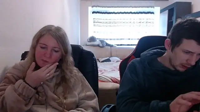 PeterAndJen online show from 02/18/25, 06:26