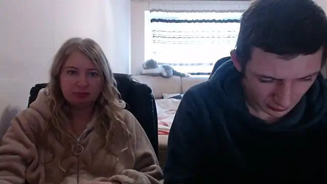 PeterAndJen online show from 02/19/25, 06:44