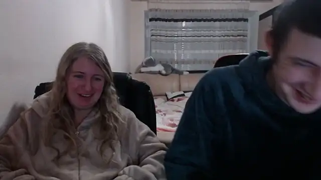 PeterAndJen online show from 02/21/25, 06:59