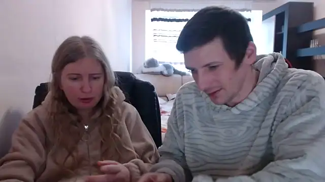 PeterAndJen online show from 02/23/25, 01:10
