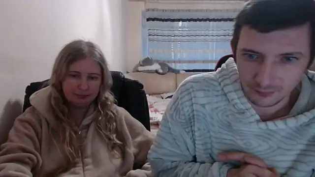 PeterAndJen online show from 02/24/25, 05:20