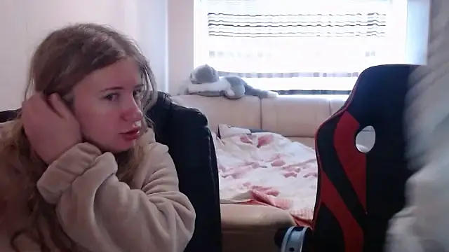 PeterAndJen online show from 02/26/25, 06:37