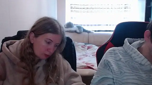 PeterAndJen online show from 02/26/25, 09:42