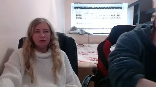 PeterAndJen online show from 03/06/25, 03:02