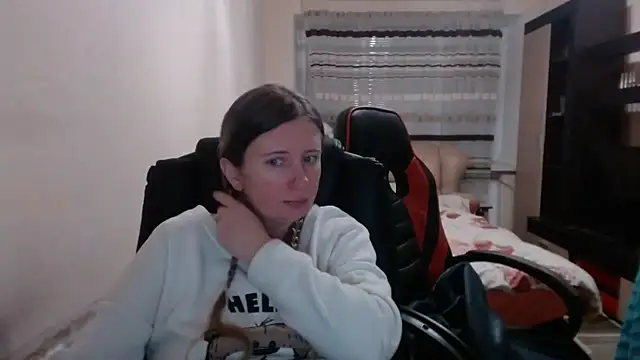 PeterAndJen online show from 03/11/25, 02:29