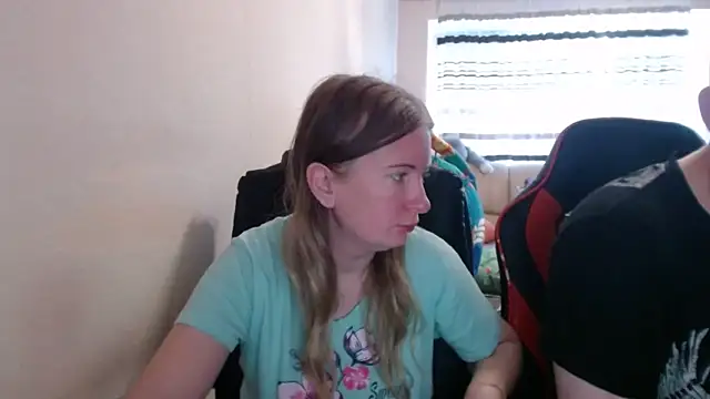 PeterAndJen online show from 09/16/25, 05:41