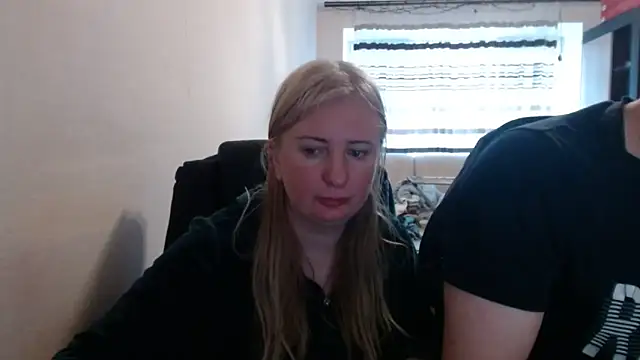 PeterAndJen online show from 04/25/26, 05:32
