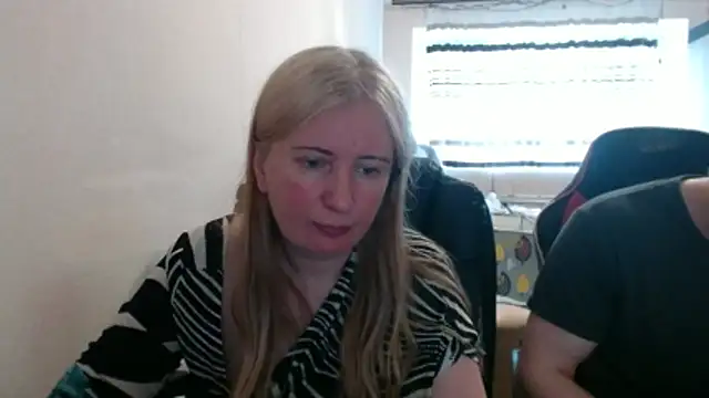 PeterAndJen online show from 05/11/26, 04:04