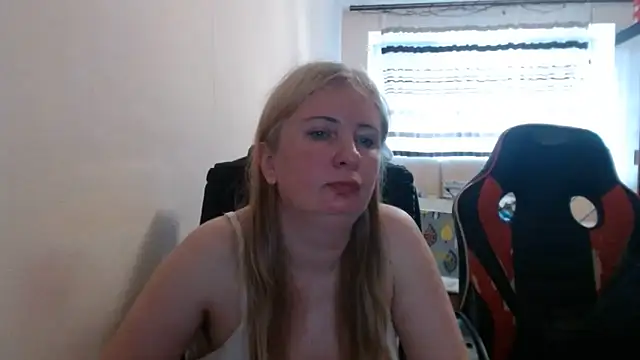 PeterAndJen online show from 05/23/26, 06:01