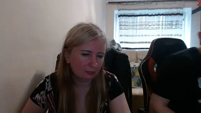 PeterAndJen online show from 05/27/26, 04:26