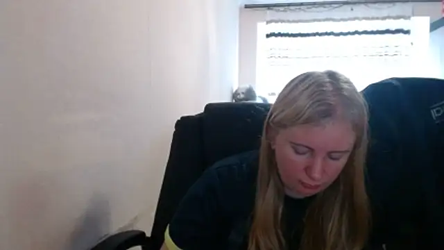 PeterAndJen online show from 06/02/26, 06:26