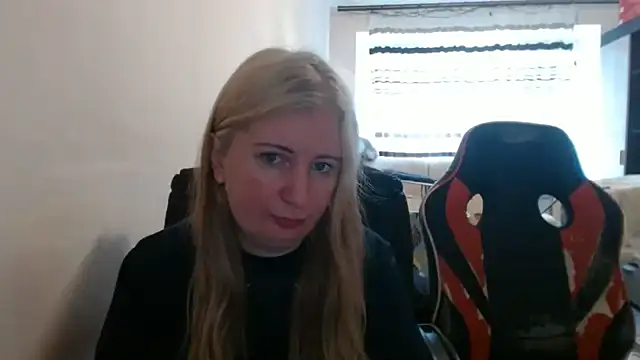 PeterAndJen online show from 06/06/26, 07:02