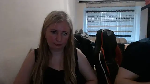 PeterAndJen online show from 06/06/26, 07:07