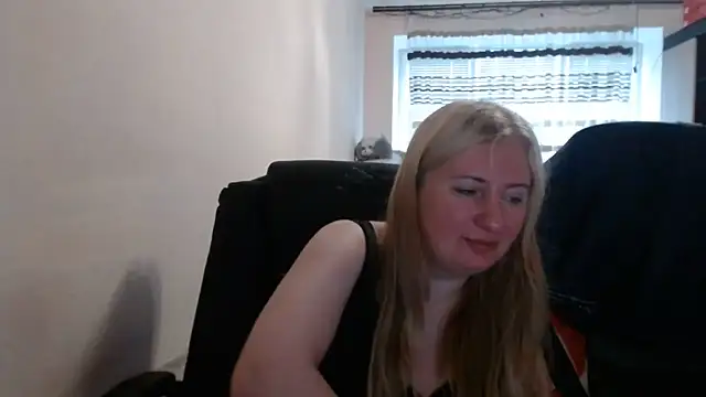 PeterAndJen online show from 06/07/26, 07:23