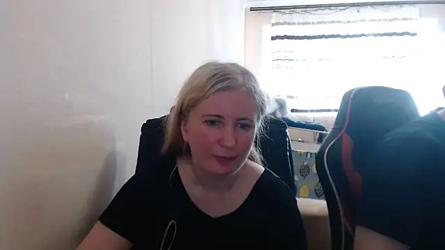PeterAndJen online show from 06/28/26, 04:57