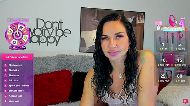 Snapshot of Tara_Bloss chatting on 10/17/25, 02:15 Tara Bloss online show from 10/17/25, 02:15