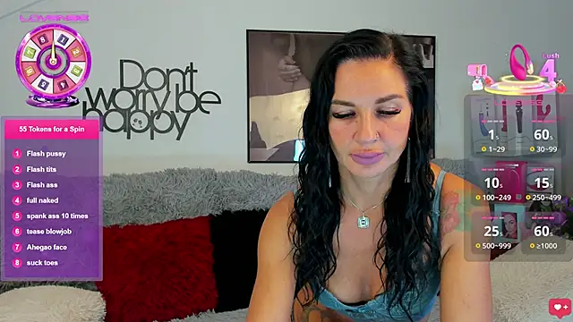 Snapshot of Tara_Bloss chatting on 11/07/25, 02:11 Tara Bloss online show from 11/07/25, 02:11