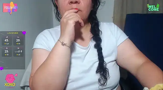 agathamiller01 online show from 01/12/25, 10:56