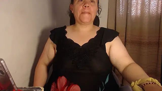 agathamiller01 online show from 05/25/26, 11:27