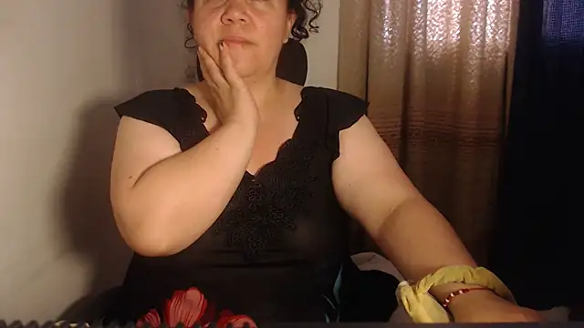 agathamiller01 online show from 06/18/26, 12:31