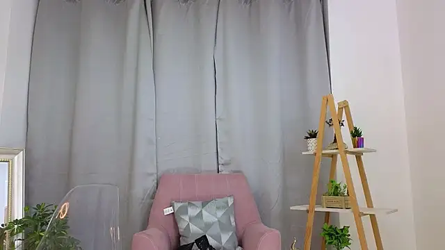 bella  adams online show from 12/26/24, 11:35