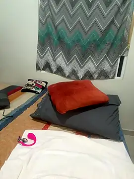 MileyGia online show from 11/30/25, 12:47