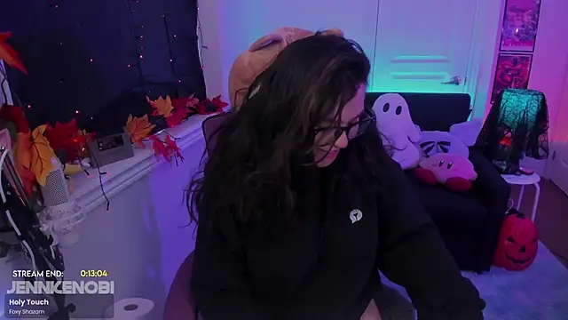 Snapshot of JennKenobi chatting on 10/16/25, 02:40 JennKenobi online show from 10/16/25, 02:40