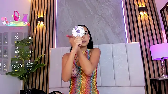 Snapshot of annngels99 chatting on 12/14/25, 04:56 annngels99 online show from 12/14/25, 04:56