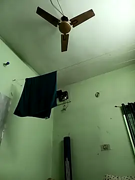 Snapshot of PrabV0319 chatting on 10/28/25, 05:15 PrabV0319 online show from 10/28/25, 05:15