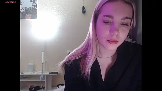 Snapshot of ariashaa chatting on 10/22/25, 03:12 ariashaa online show from 10/22/25, 03:12
