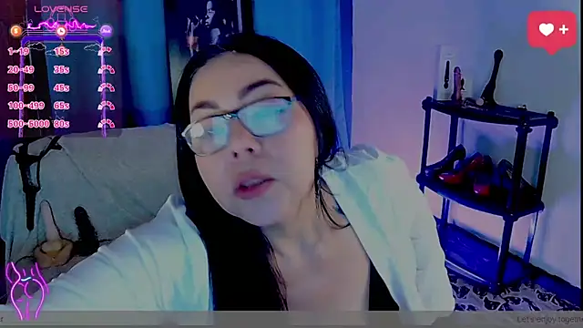 Snapshot of Mommy-pervert chatting on 02/25/26, 04:22 Mommy-pervert online show from 02/25/26, 04:22