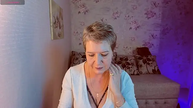 Snapshot of KathySunn chatting on 12/07/24, 02:02 KathySunn online show from 12/07/24, 02:02