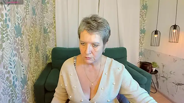 Snapshot of KathySunn chatting on 12/08/24, 01:36 KathySunn online show from 12/08/24, 01:36