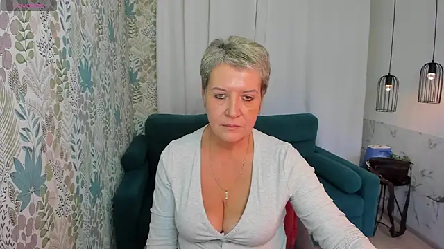 Snapshot of KathySunn chatting on 12/24/24, 01:28 KathySunn online show from 12/24/24, 01:28
