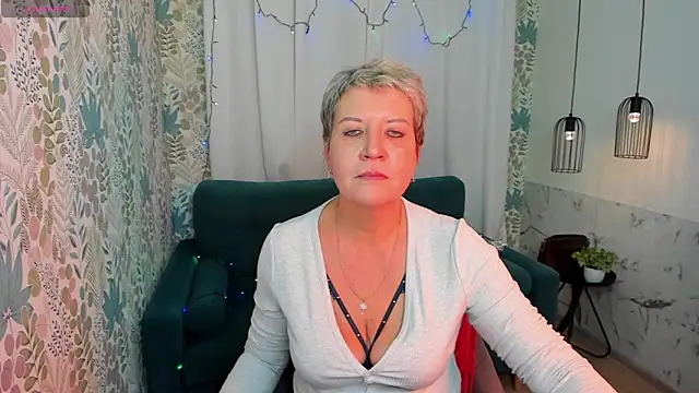 Snapshot of KathySunn chatting on 01/07/25, 01:24 KathySunn online show from 01/07/25, 01:24