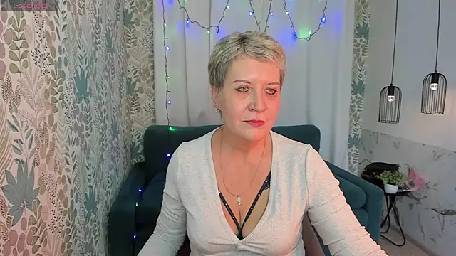Snapshot of KathySunn chatting on 01/11/25, 01:11 KathySunn online show from 01/11/25, 01:11