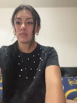 Snapshot of Ambar_pe_ chatting on 01/03/25, 08:32 Ambar pe  online show from 01/03/25, 08:32