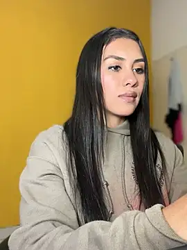 Snapshot of Ambar_pe_ chatting on 01/05/25, 12:31 Ambar pe  online show from 01/05/25, 12:31