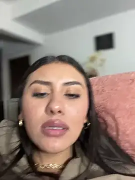 Snapshot of Ambar_pe_ chatting on 01/05/25, 03:32 Ambar pe  online show from 01/05/25, 03:32