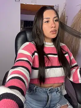 Snapshot of Ambar_pe_ chatting on 03/16/25, 02:21 Ambar pe  online show from 03/16/25, 02:21